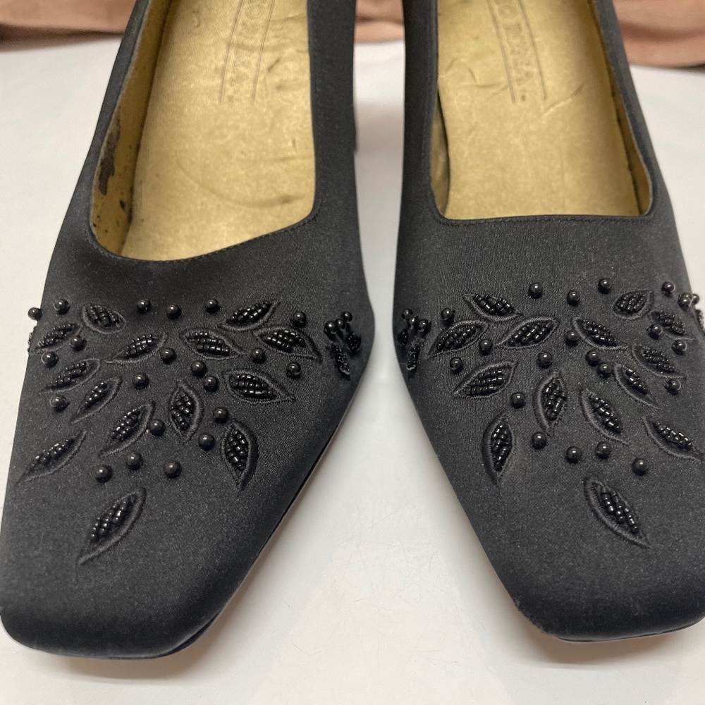 Black beaded block heal satin Evening shoe size7